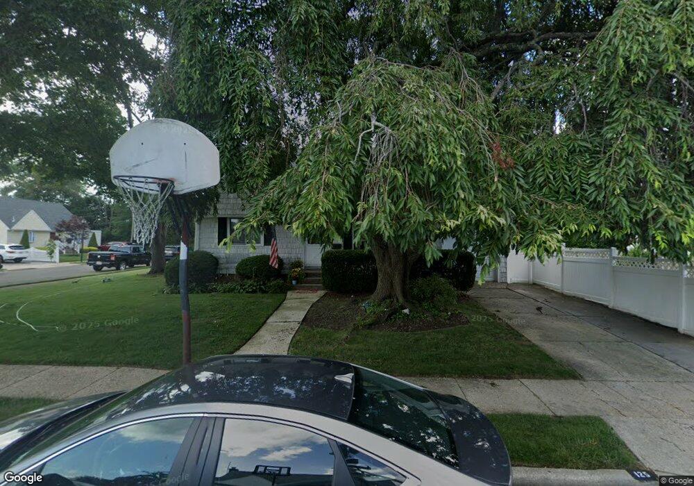 125 John St, Levittown, NY 11756 - photo 1