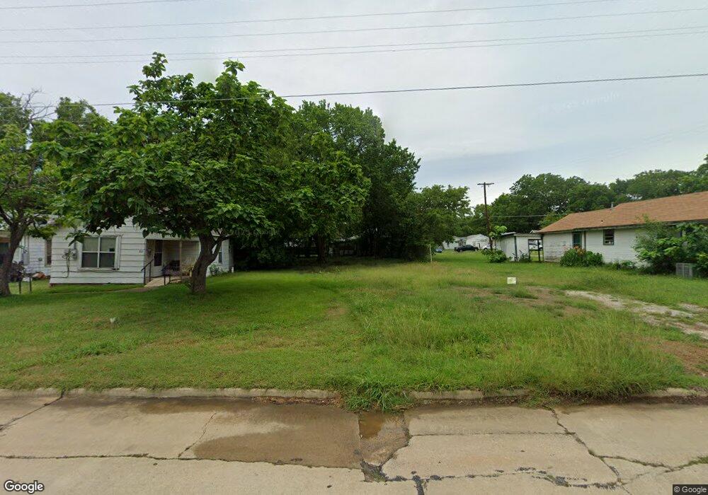 803 8th Ave NW, Ardmore, OK 73401 - photo 1
