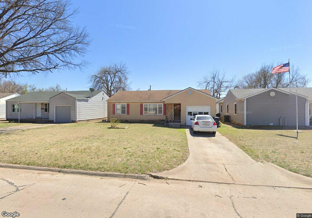 2113 W Elm Ave, Enid, OK 73703 - photo 1