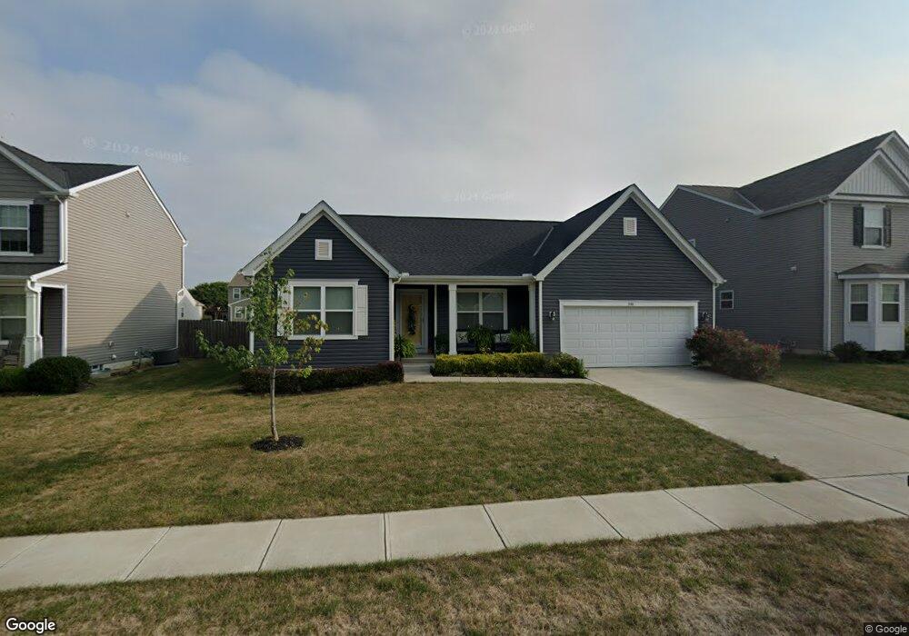 348 Sycamore Dr, Circleville, OH 43113 - photo 1
