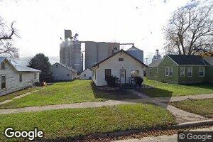 1118 1st St, Hull, IA 51239
