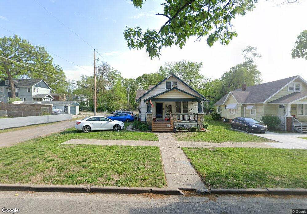1811 SW 3rd St, Topeka, KS 66606 - photo 1