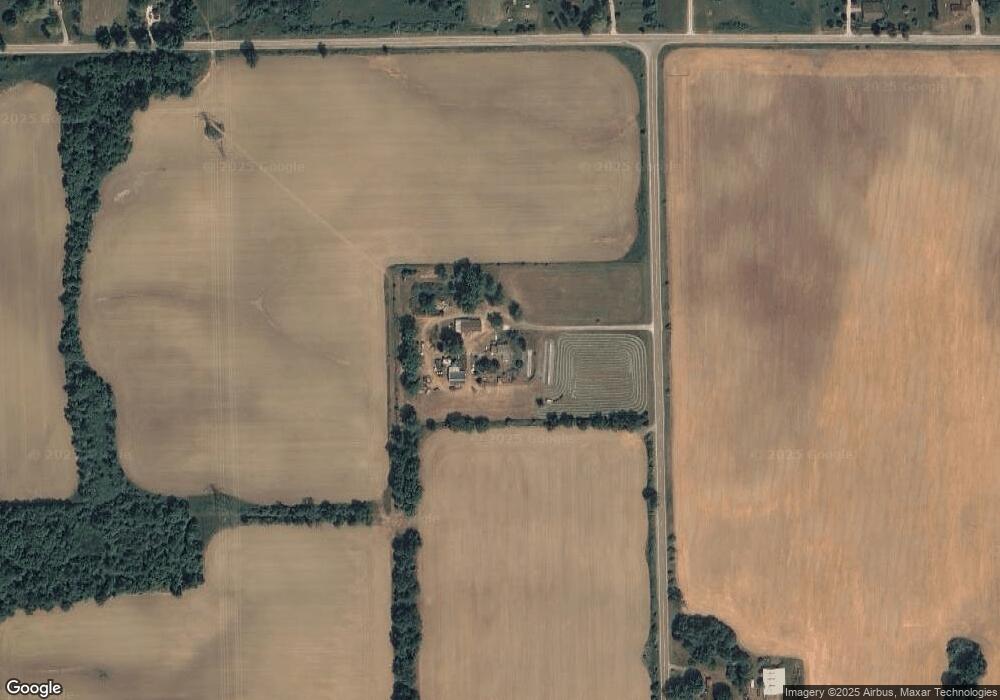 10445 N Vassar Rd, Mount Morris, MI 48458 - photo 1