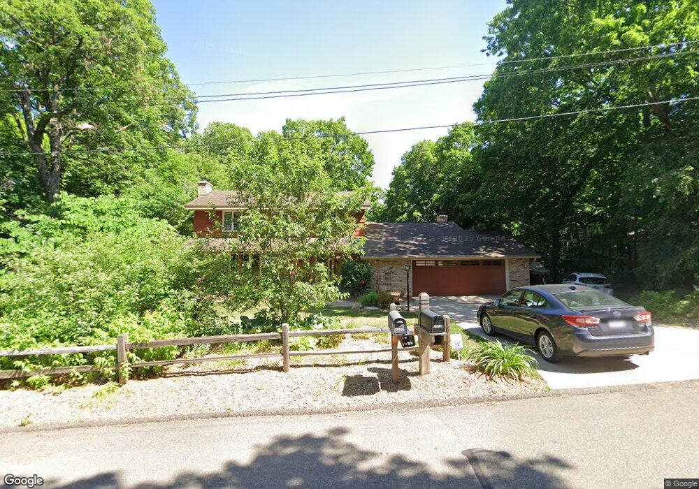 17452 Hampton Ct, Minnetonka, MN 55345 - photo 1