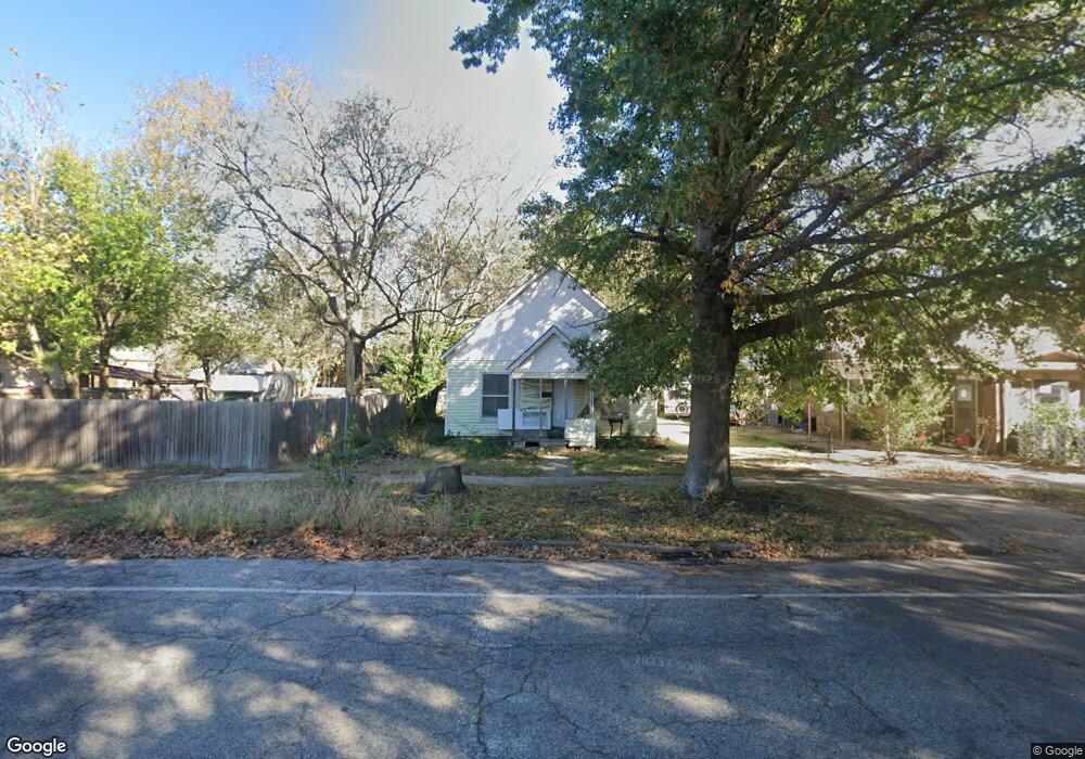 717 N Seminole Ave, Okmulgee, OK 74447 - photo 1