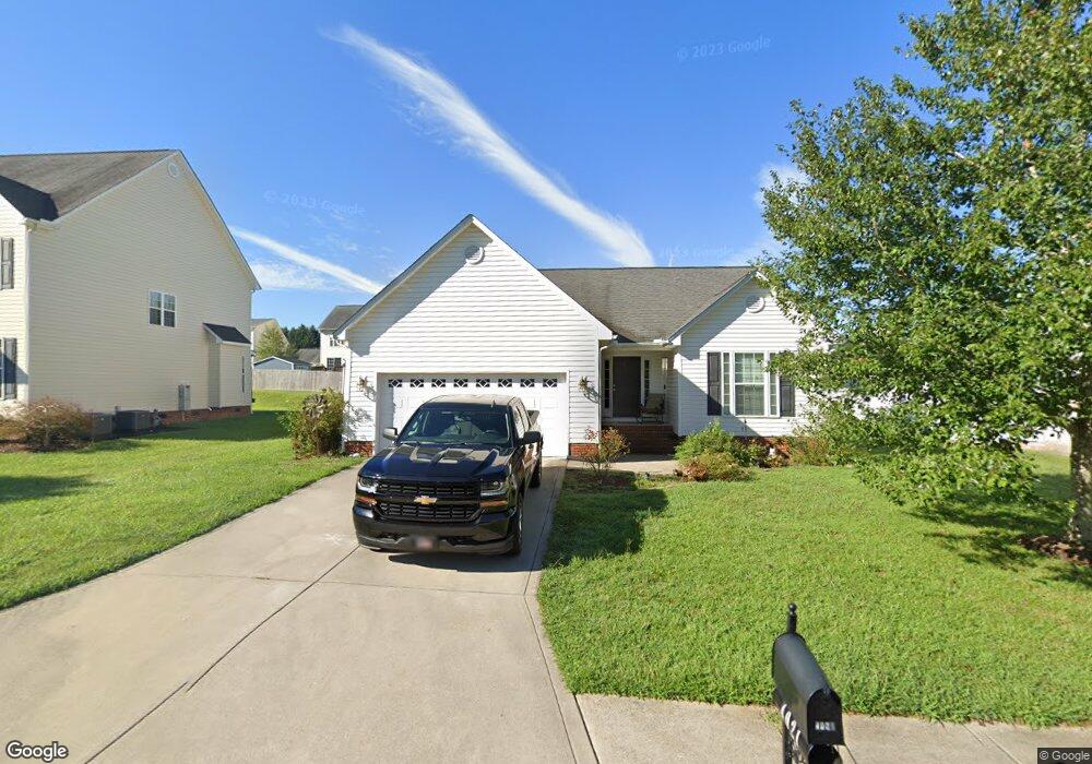 4021 Hereford Ln, Dallas, NC 28034 - photo 1