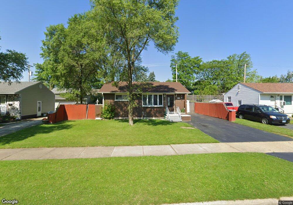 1940 Apache Rd, Waukegan, IL 60087 - photo 1