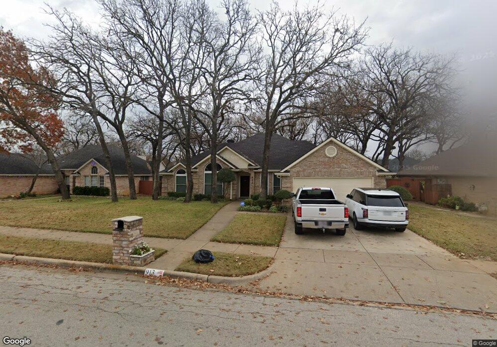 913 Oakwood Ave, Hurst, TX 76053 - photo 1