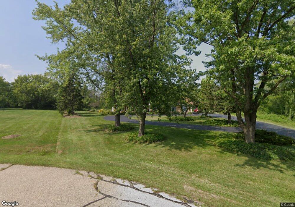 1110 W Heather Ln, Milwaukee, WI 53217 - photo 1