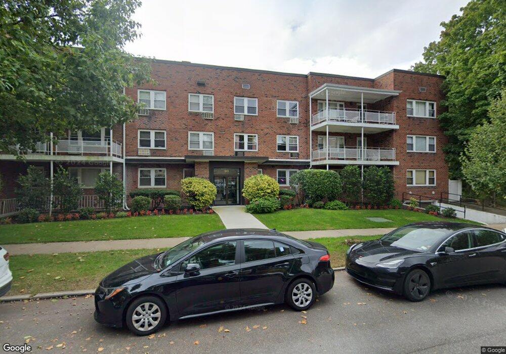 20 Hill Park Ave unit 1C, Great Neck, NY 11021 - photo 1
