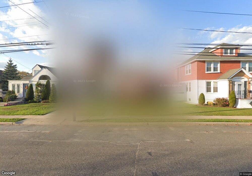 347 Oceanside Pkwy, Oceanside, NY 11572 - photo 1