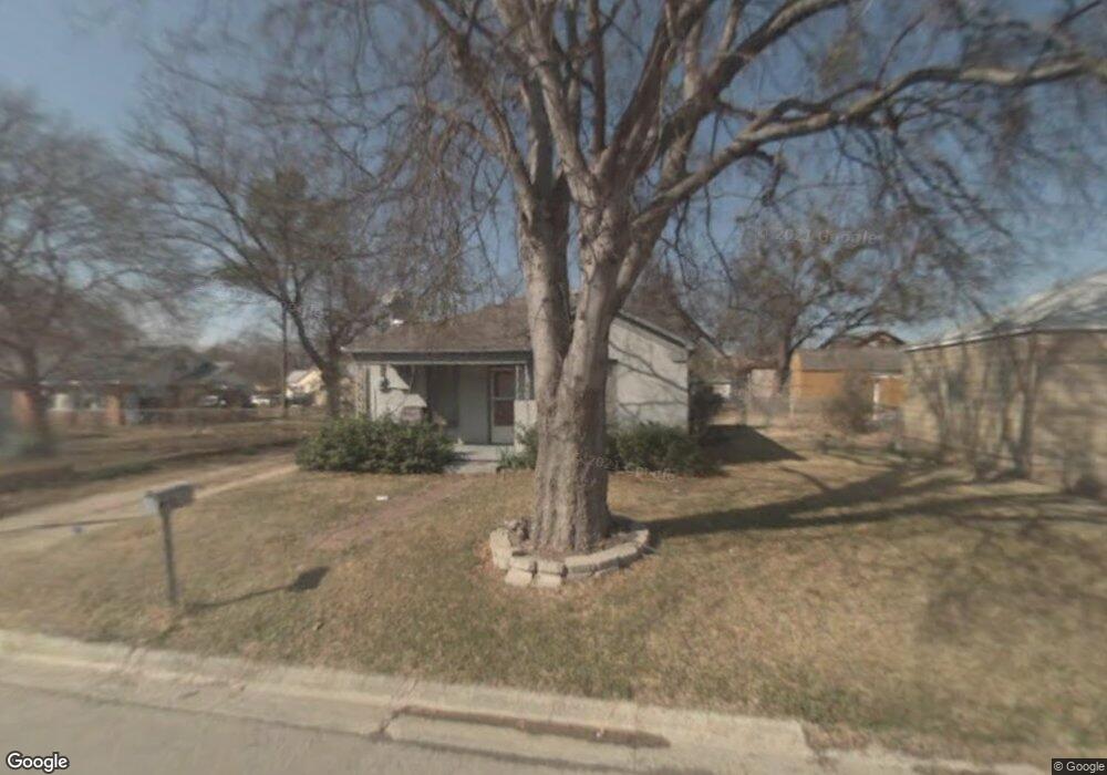 1313 Myrtle St, Gainesville, TX 76240 - photo 1