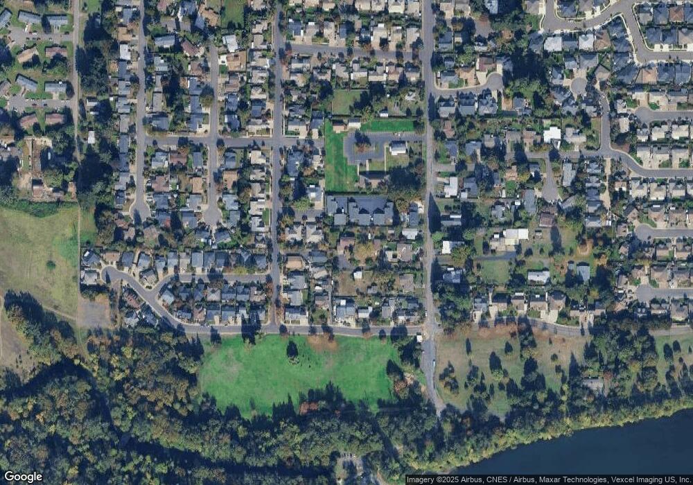 562 Aspen St, Springfield, OR 97477 - photo 1