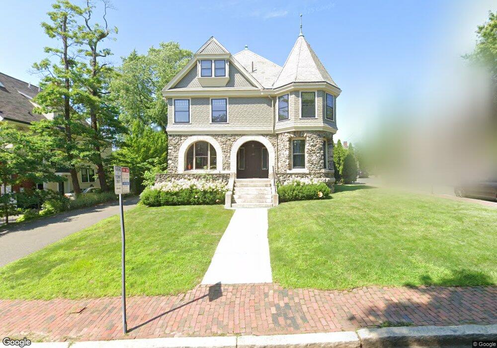 33 Agassiz St unit 1, Cambridge, MA 02140 - photo 1