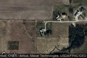 2575 Racine Ave, Winthrop, IA 50682