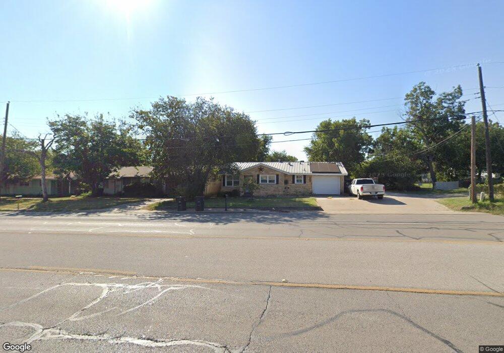 711 W Kilpatrick St, Cleburne, TX 76033 - photo 1
