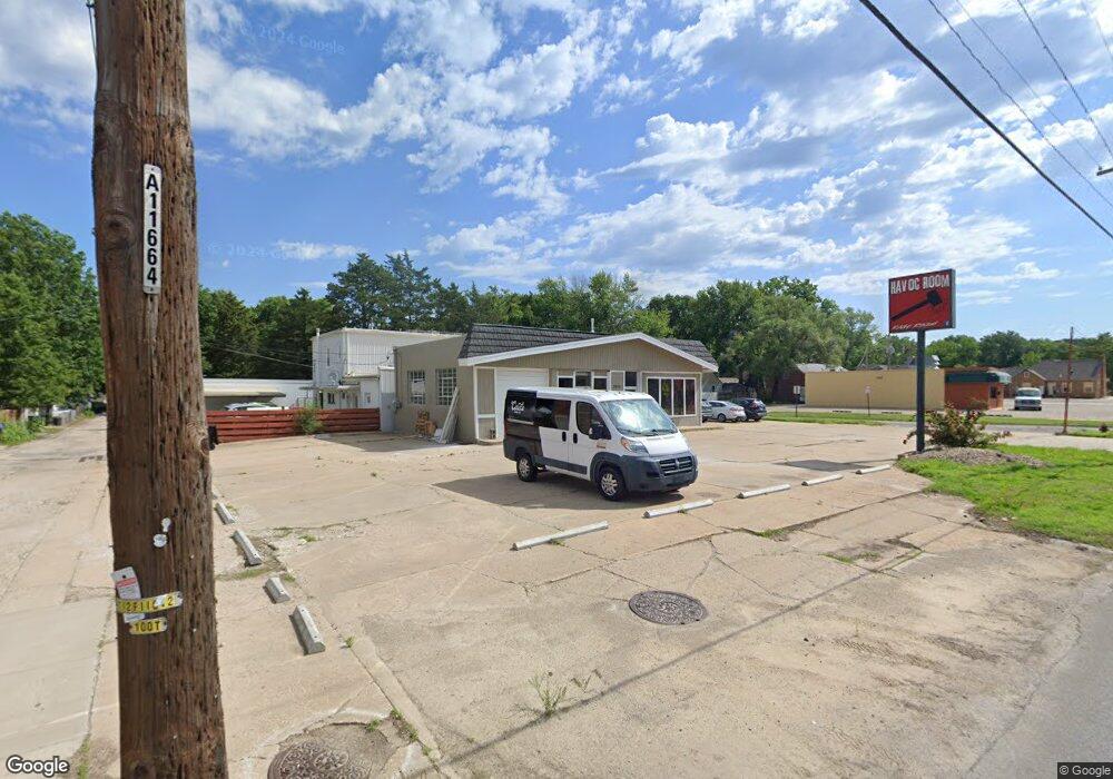 2600 SW 17th St, Topeka, KS 66604 - photo 1