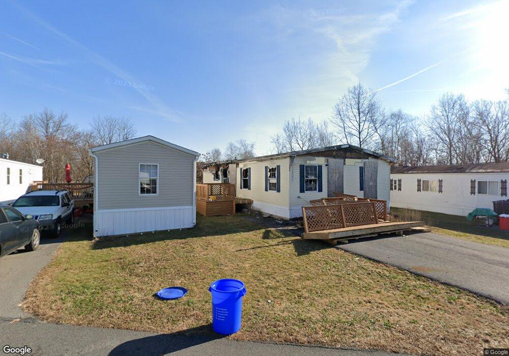 266 Tamworth Dr, Taylor, PA 18517 - photo 1