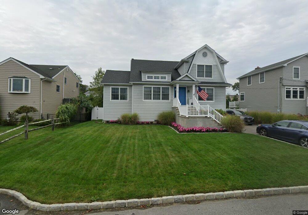 11 Inlet View, Bay Shore, NY 11706 - photo 1