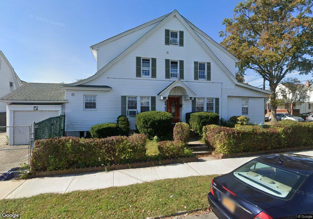 8902 197th St, Hollis, NY 11423 - photo 1