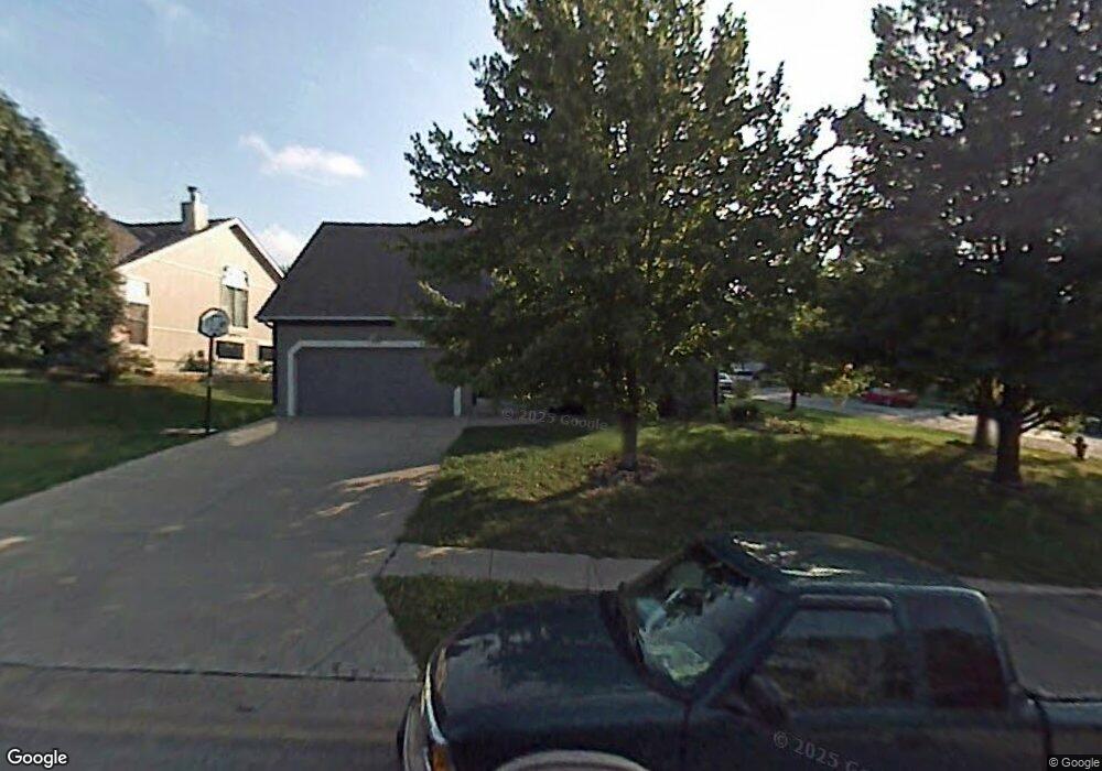 4715 Roundtree Ct, Shawnee, KS 66226 - photo 1