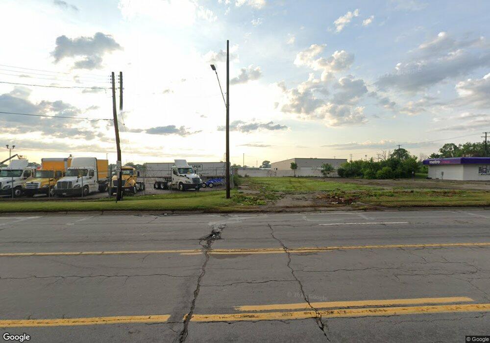 2051 S Dort Hwy, Flint, MI 48503 - photo 1