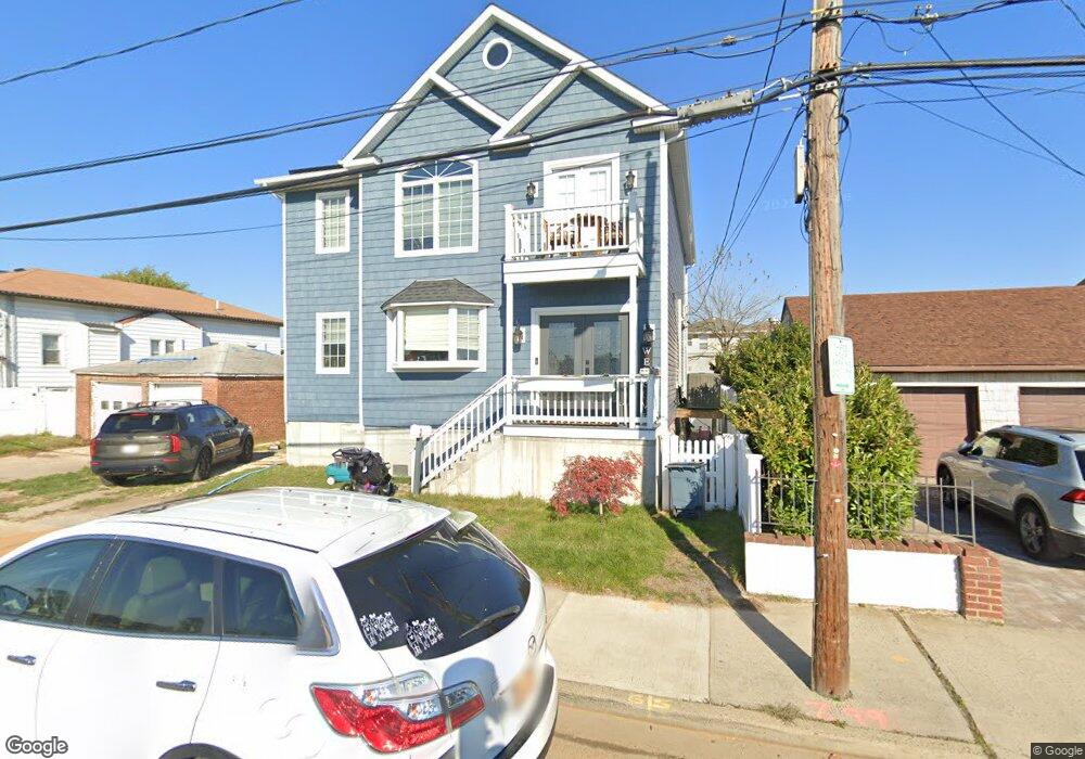 1006 California Place N, Island Park, NY 11558 - photo 1