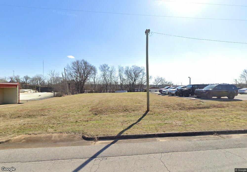 510 E Limestone St, Florence, AL 35630 - photo 1