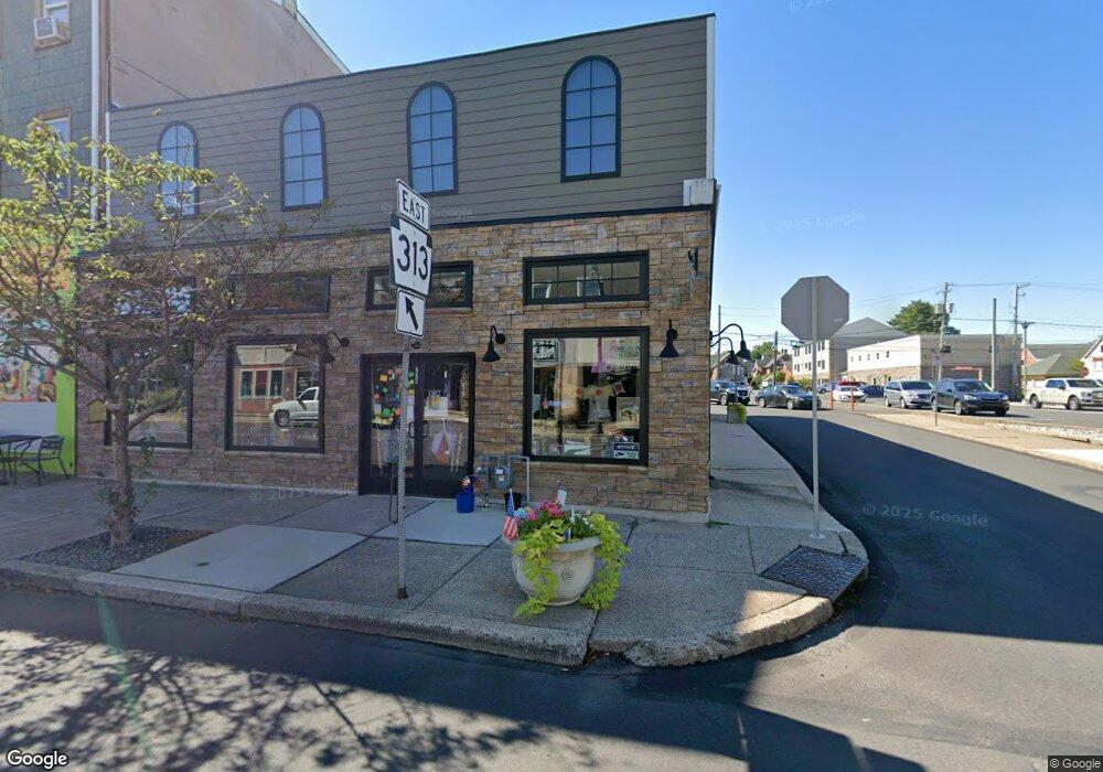 220 W Broad St, Quakertown, PA 18951 - photo 1