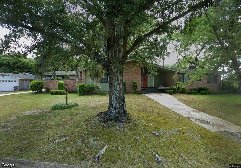 305 Oak Knoll Cir, Mobile, AL 36607 - photo 1