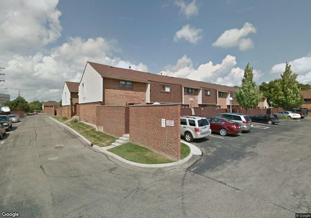 1870 Willoway Cir S, Columbus, OH 43220 - photo 1