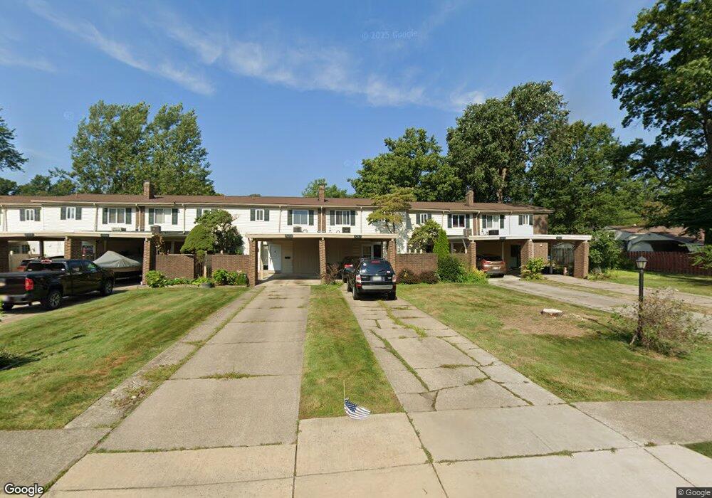 9282 Fernwood Dr unit 9282, Olmsted Falls, OH 44138 - photo 1