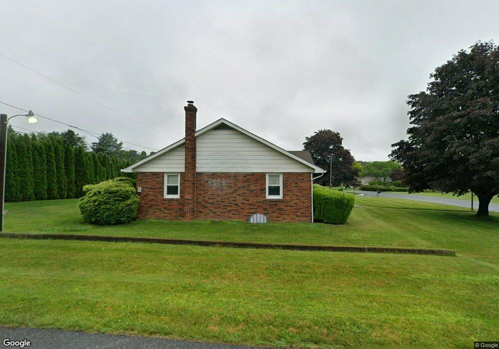 7218 Whispering Ln, Slatington, PA 18080 - photo 1