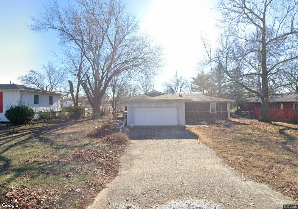 2922 Morgan Ave, Parsons, KS 67357 - photo 1