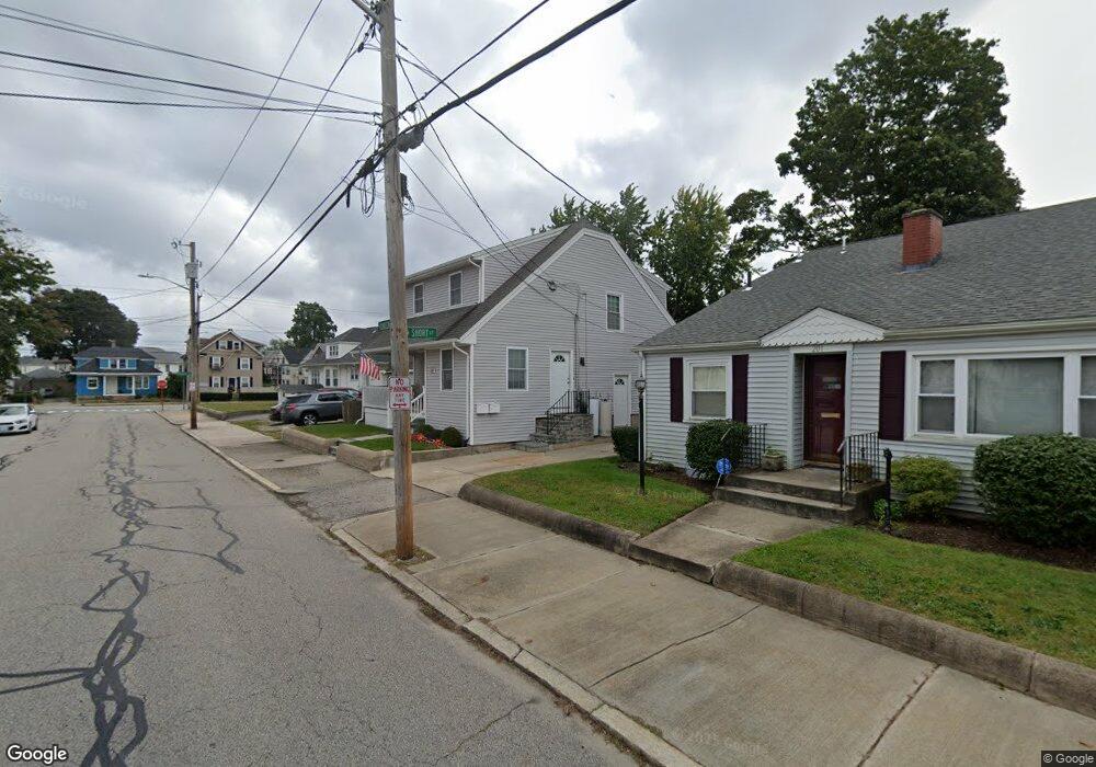 207 Robinson Ave, Pawtucket, RI 02861 - photo 1