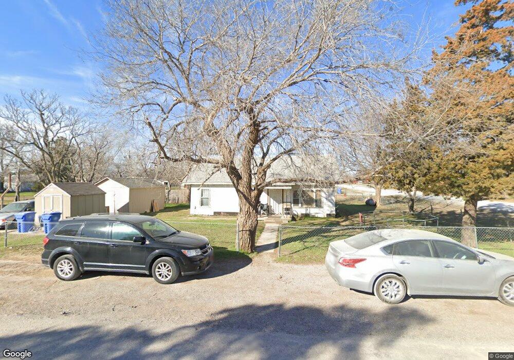 501 NW 6th St, Cache, OK 73527 - photo 1