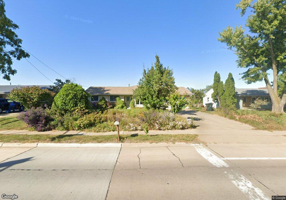 2810 Wilson Ave SW, Cedar Rapids, IA 52404 - photo 1