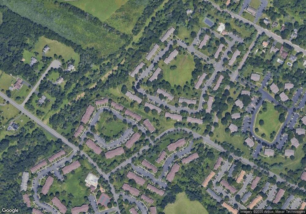 60 Pear Tree Ln, Franklin Park, NJ 08823 - photo 1