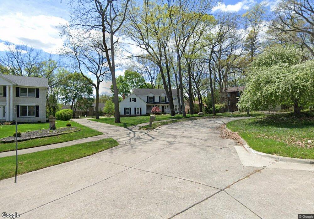 2357 Chesapeake Ct, Troy, MI 48098 - photo 1