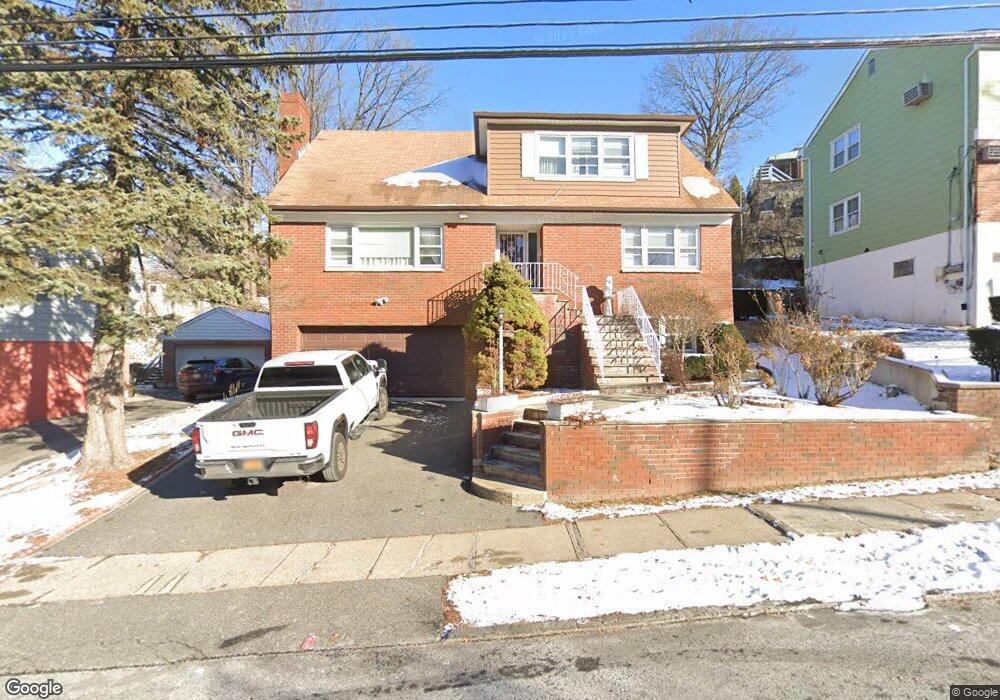172 Park Hill Ave, Yonkers, NY 10705 - photo 1