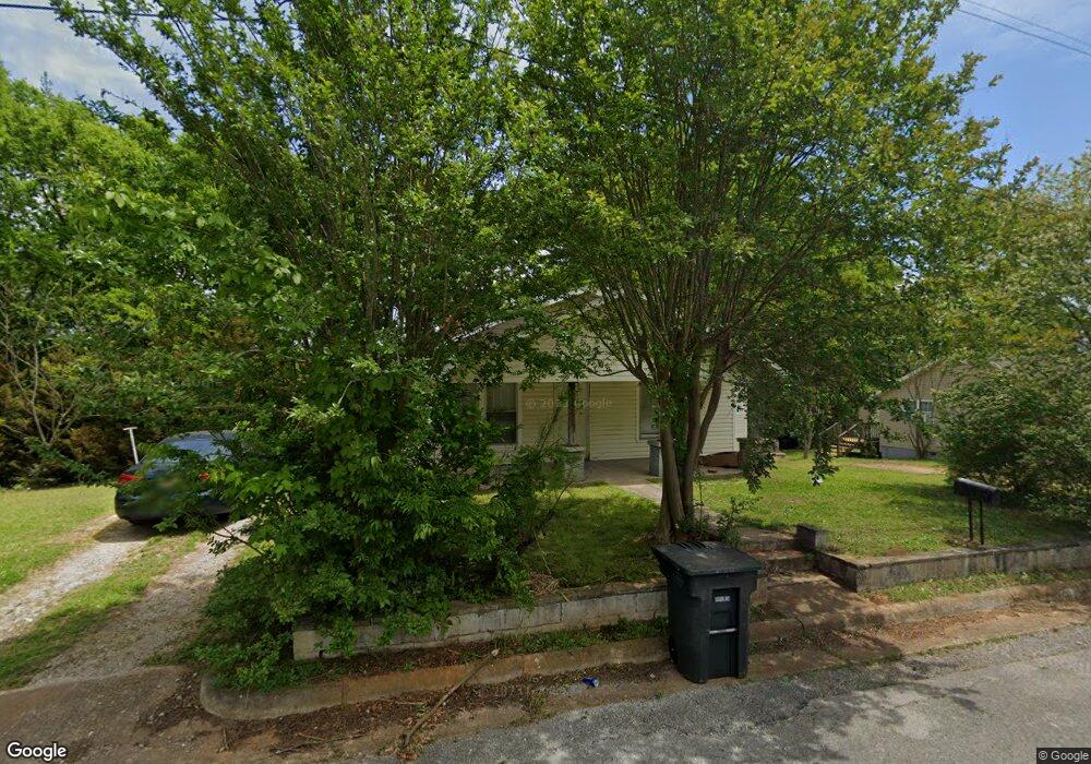 517 Willow St, Florence, AL 35630 - photo 1