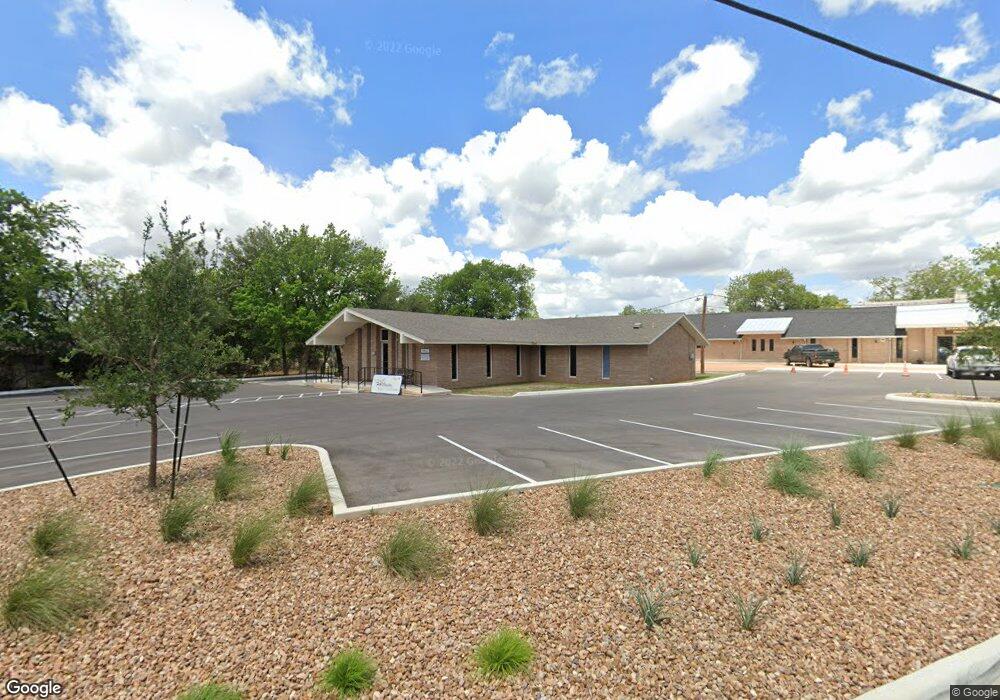 906 N Milam St, Fredericksburg, TX 78624 - photo 1