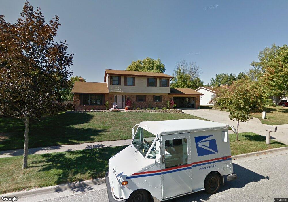 304 Harlan Dr, Frankenmuth, MI 48734 - photo 1