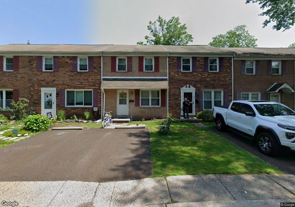 543 Newbury Ct, Sellersville, PA 18960 - photo 1