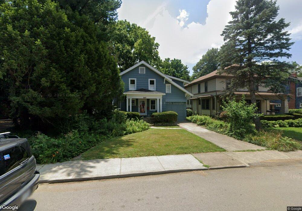 247 W Kenworth Rd, Columbus, OH 43214 - photo 1