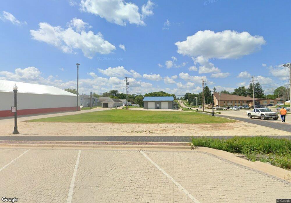 204 S Vine St, West Union, IA 52175 - photo 1