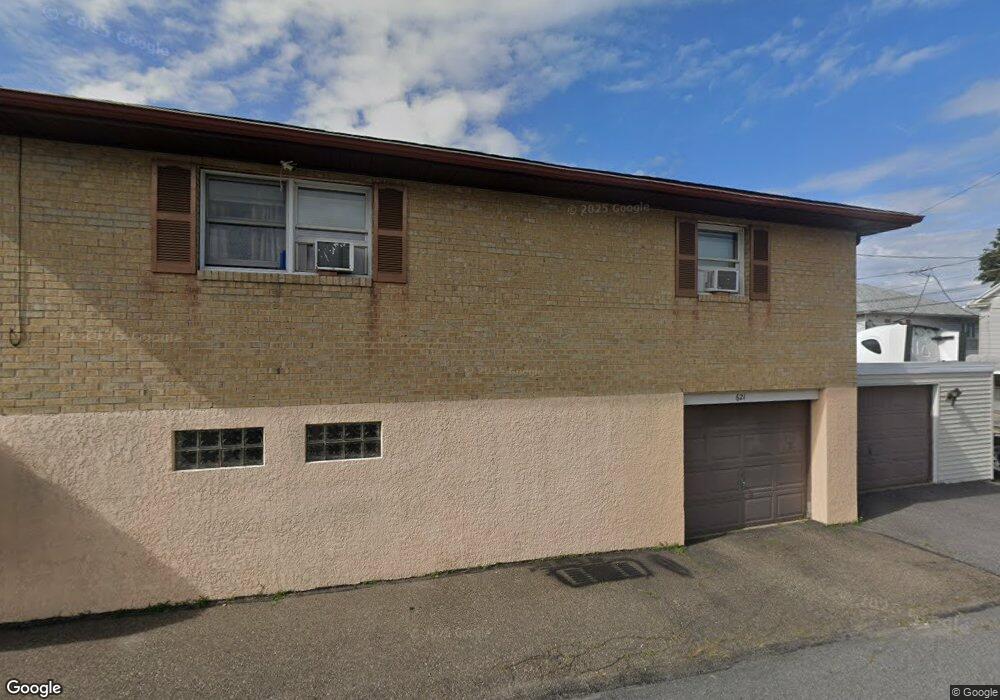 621 W 4th St, Hazleton, PA 18201 - photo 1