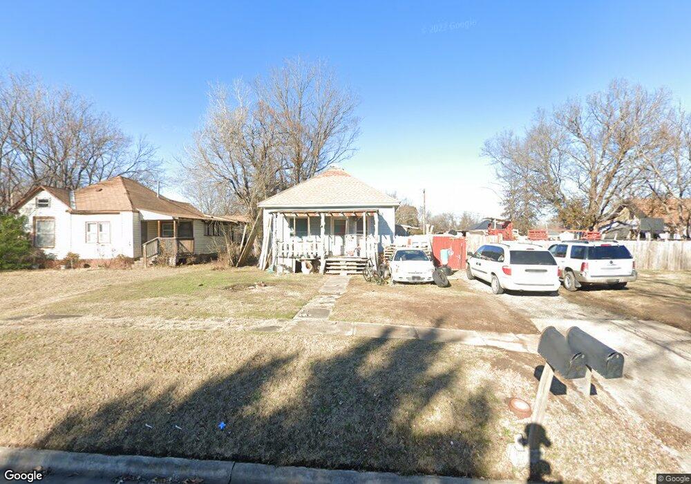 2317 Appleton Ave, Parsons, KS 67357 - photo 1