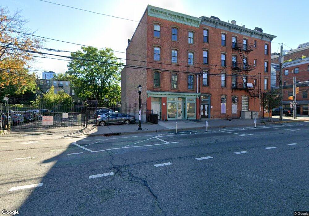 203 Christopher Columbus Dr unit 1, Jersey City, NJ 07302 - photo 1