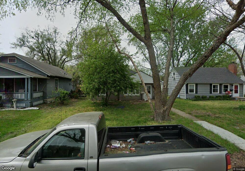 1525 SW Wayne Ave, Topeka, KS 66604 - photo 1